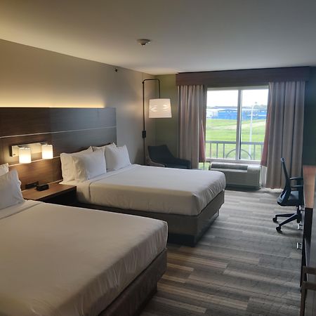 Holiday Inn Express Trincity By Ihg Piarco Dış mekan fotoğraf