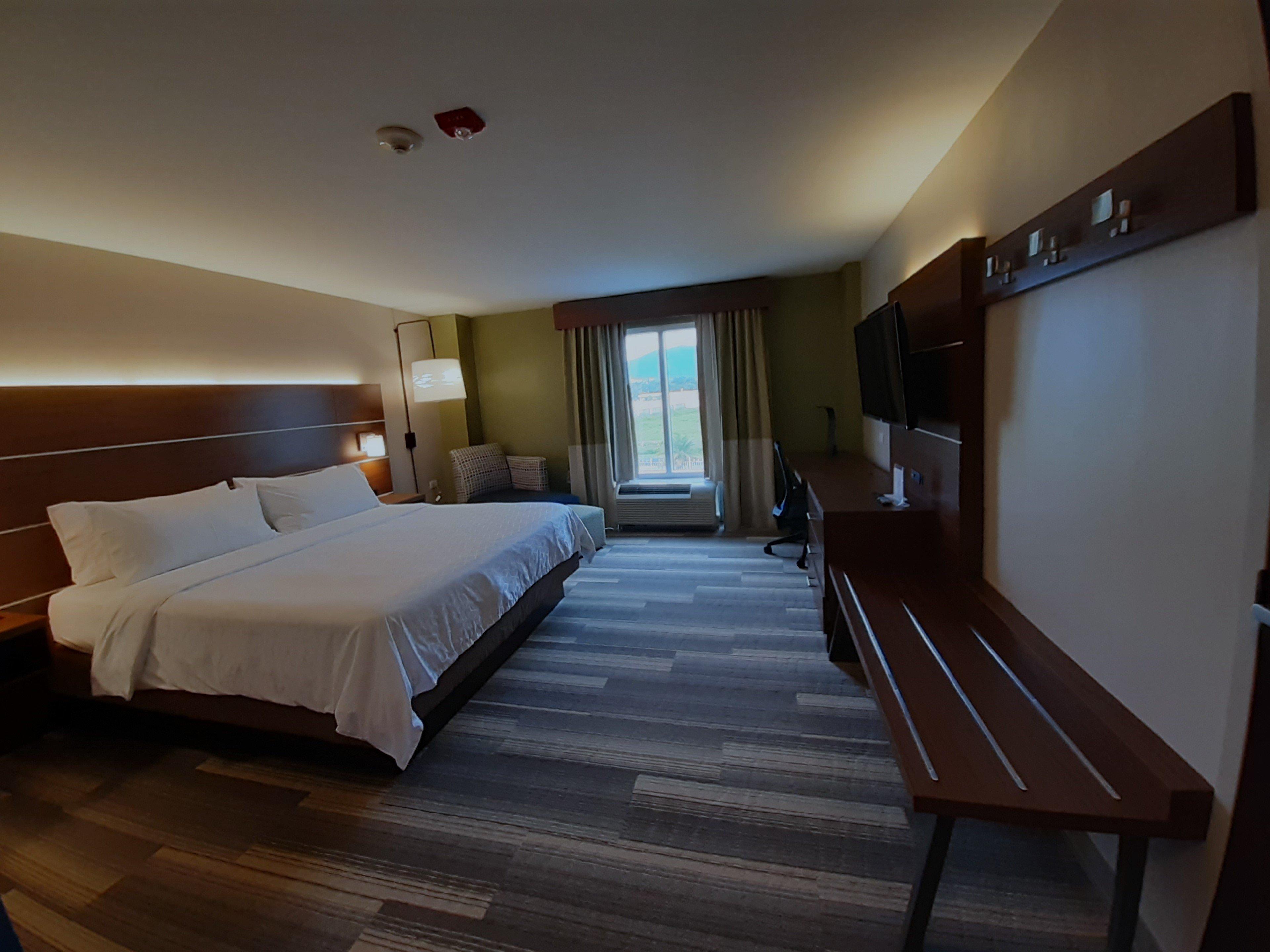Holiday Inn Express Trincity By Ihg Piarco Dış mekan fotoğraf
