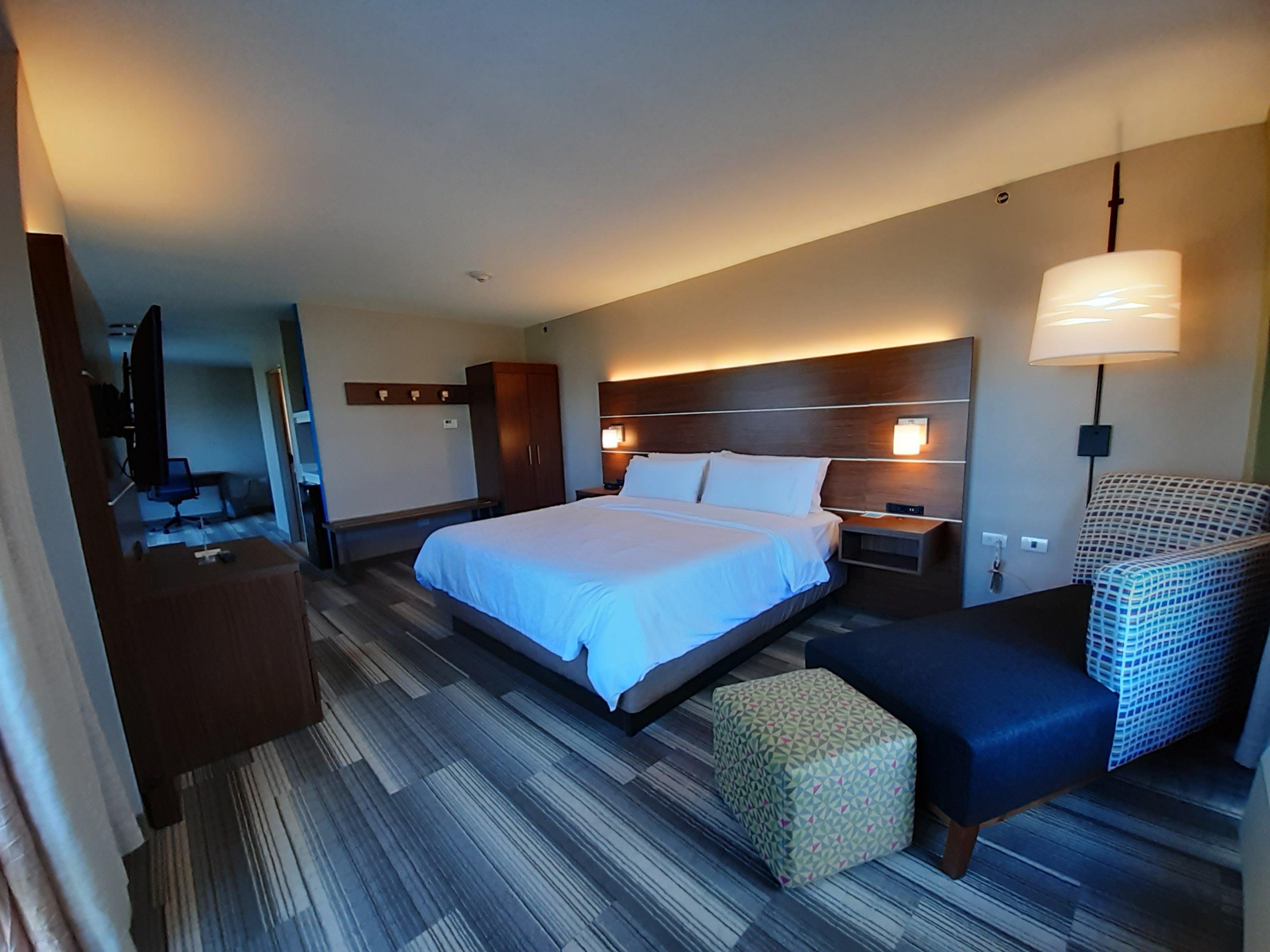 Holiday Inn Express Trincity By Ihg Piarco Dış mekan fotoğraf