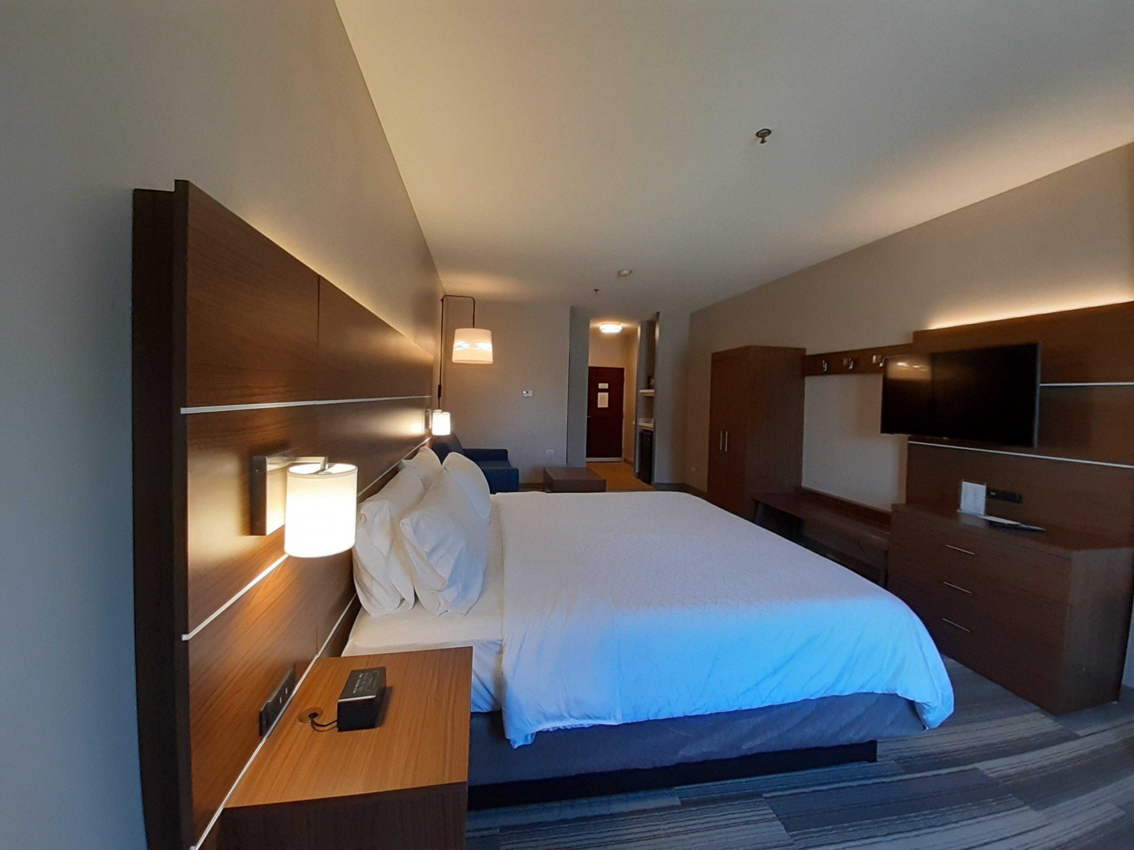 Holiday Inn Express Trincity By Ihg Piarco Dış mekan fotoğraf