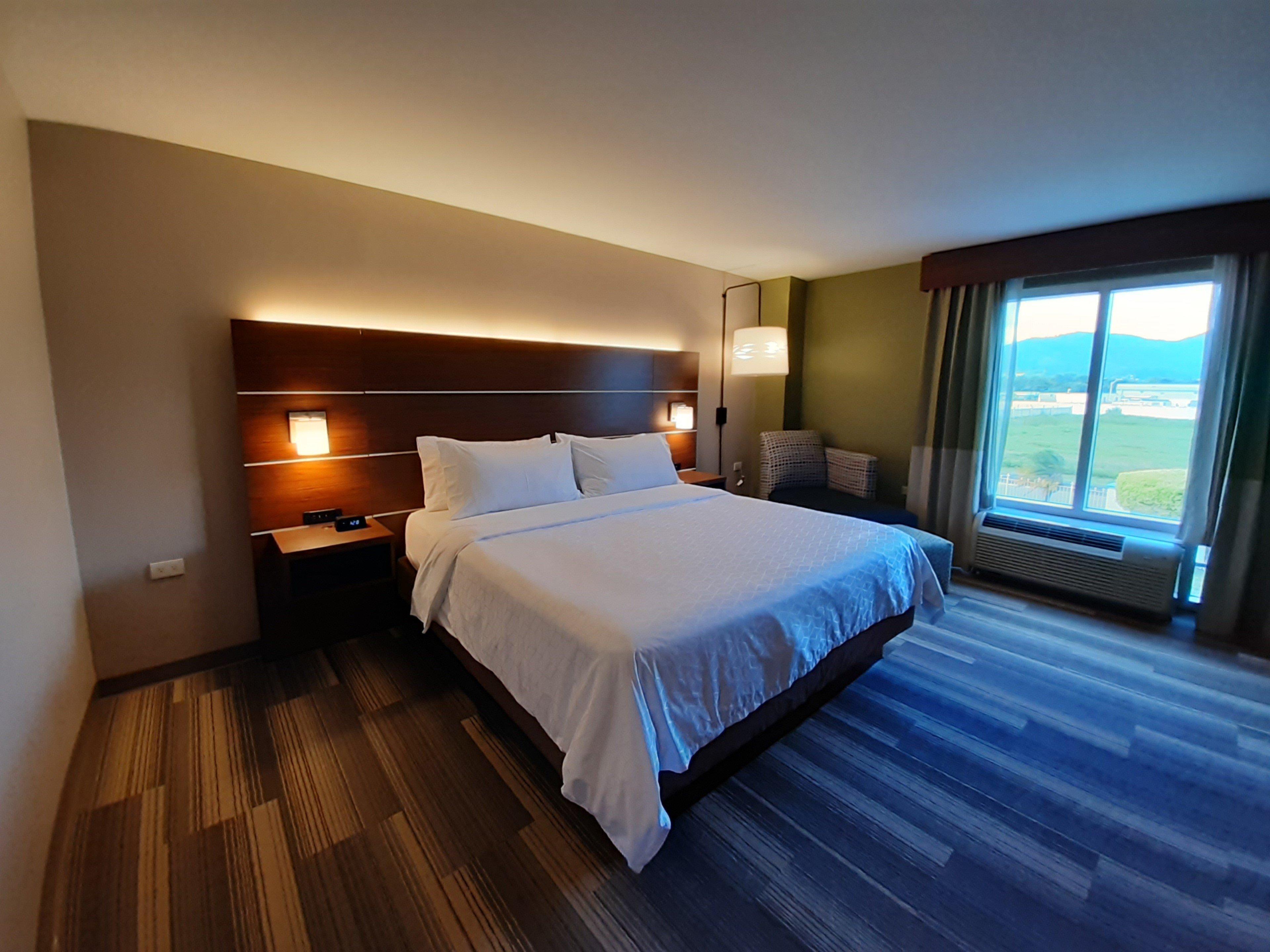 Holiday Inn Express Trincity By Ihg Piarco Dış mekan fotoğraf