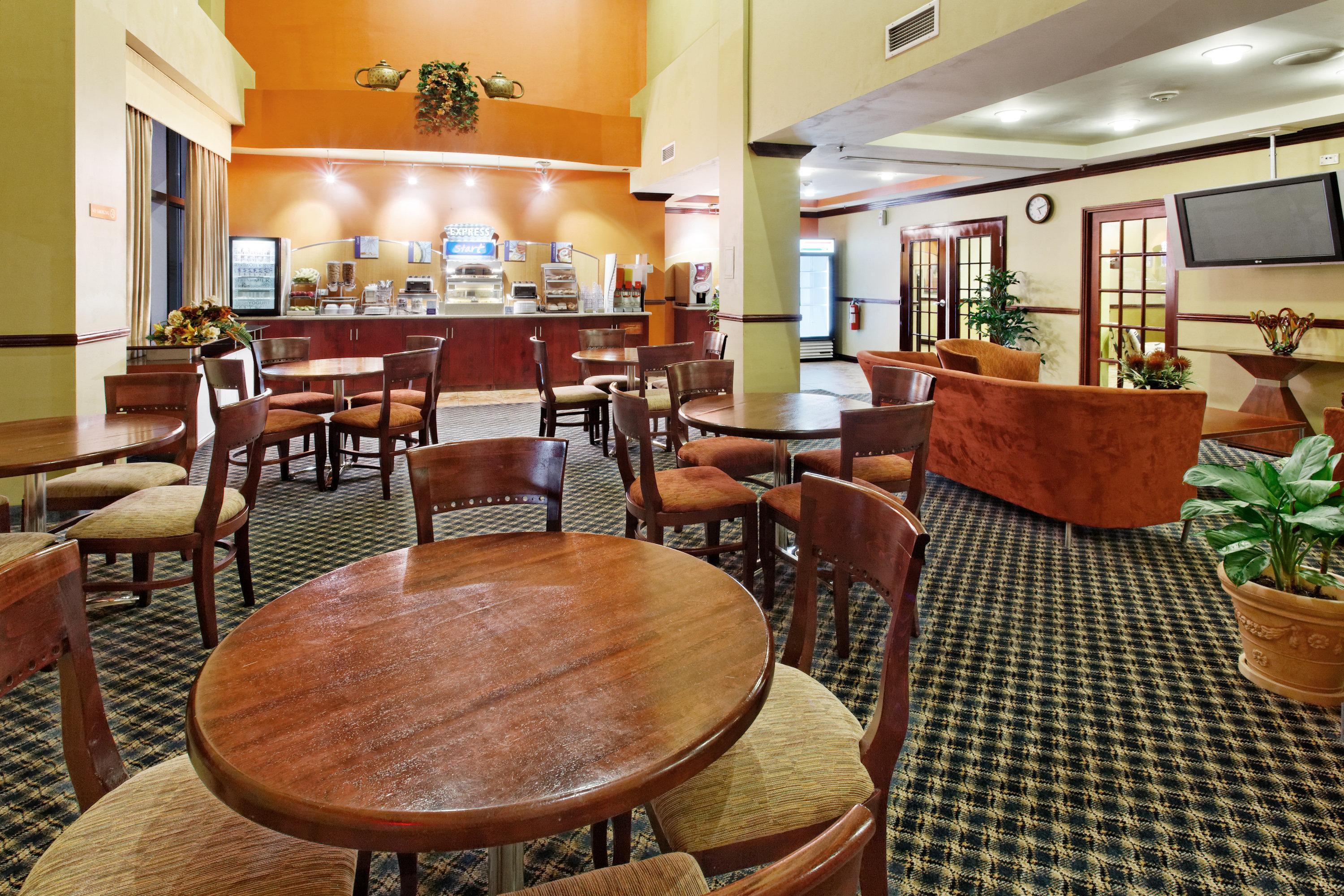 Holiday Inn Express Trincity By Ihg Piarco Dış mekan fotoğraf