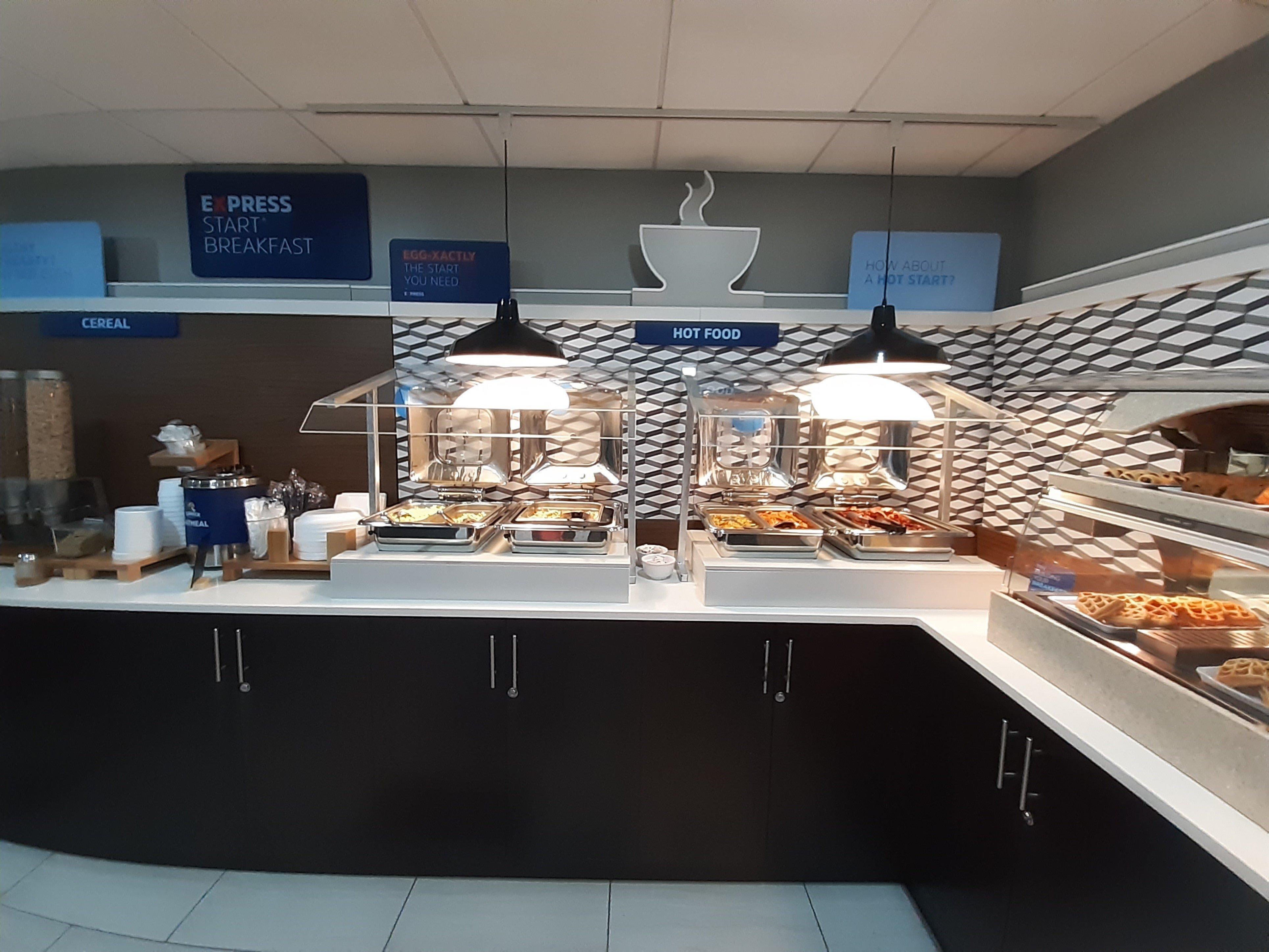 Holiday Inn Express Trincity By Ihg Piarco Dış mekan fotoğraf