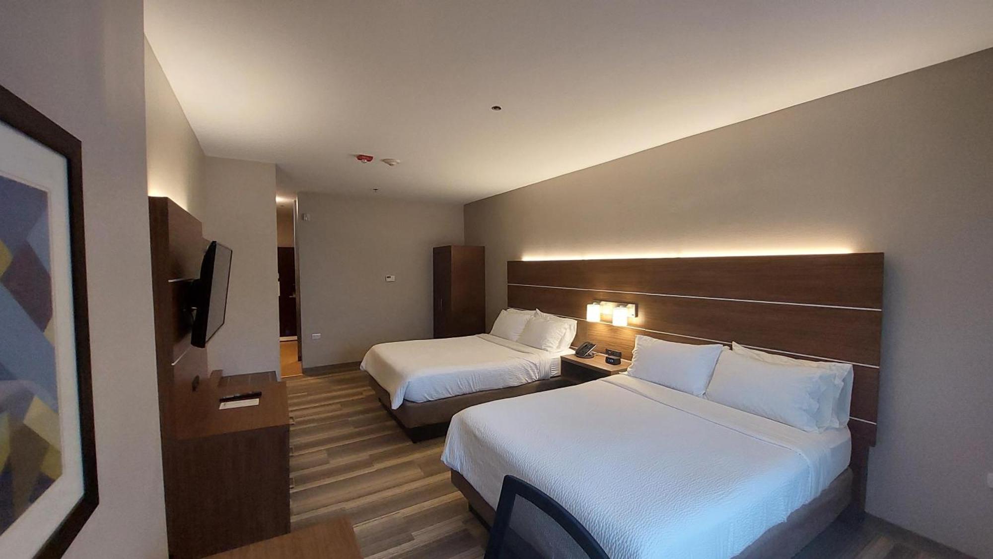 Holiday Inn Express Trincity By Ihg Piarco Dış mekan fotoğraf